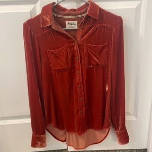 Holding Horses Womens Velvet Blouse